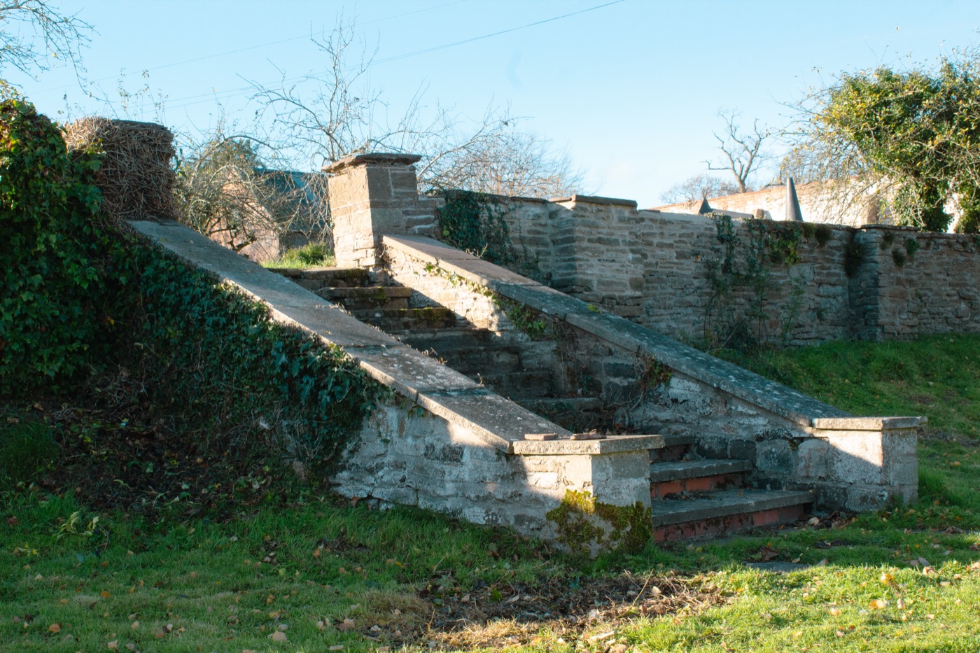 Outdoor activities at Hilston Park