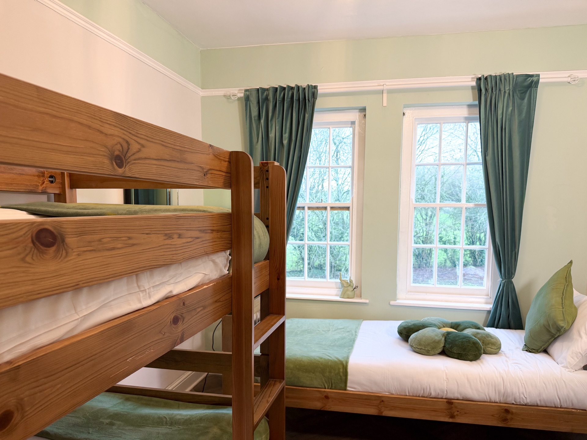 Family room at Hilston Park